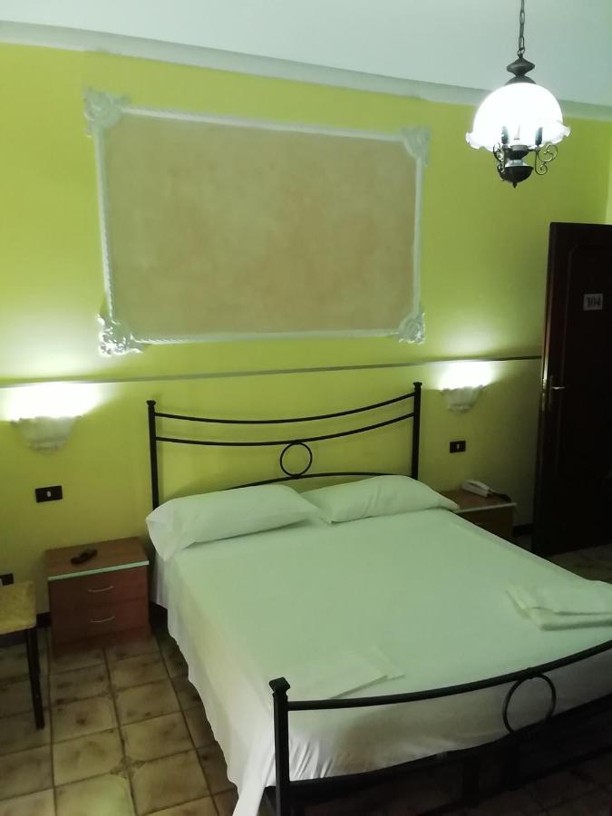 Hotel La Carina Grottaminarda Exterior photo
